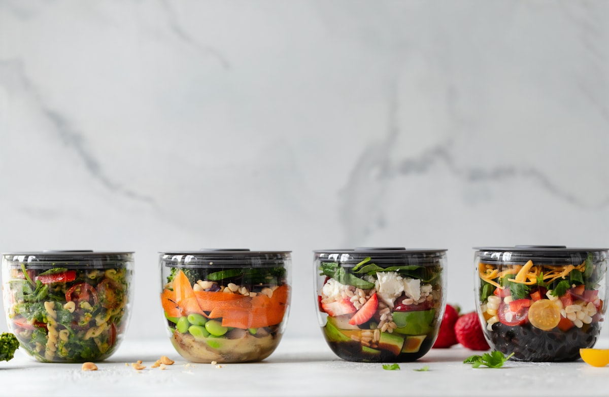 Receta de smoothie bowl con frutas frescas y granola